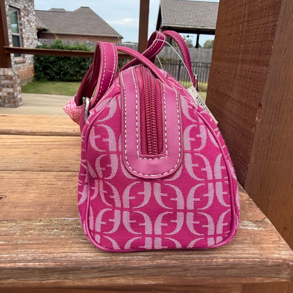 NWT! Fossil Rare Vintage Magenta Logo Pink Barrel Shoulder Bag - Picture 5 of 8